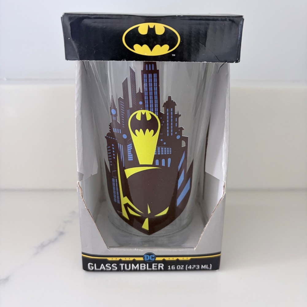 DC Comics Batman Glass Tumbler 16oz Silver Buffalo Gotham City Pint Glass New